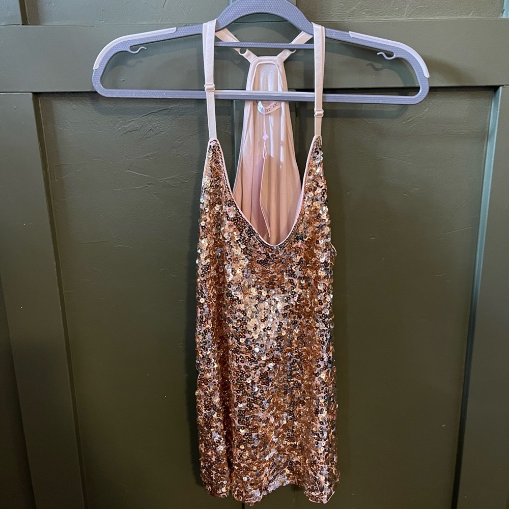 Women’s gold 2x sequin tank